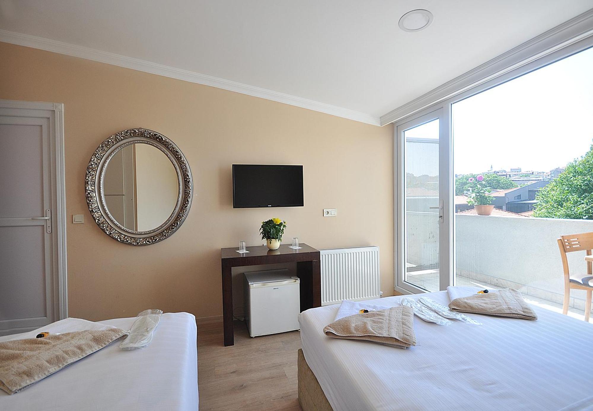 Hotel Baykal Istanbul Bagian luar foto